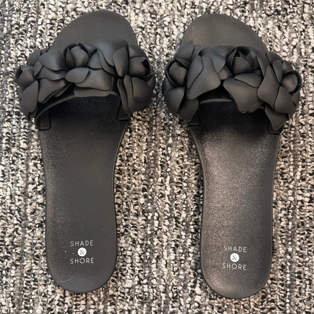 Women’s Slides